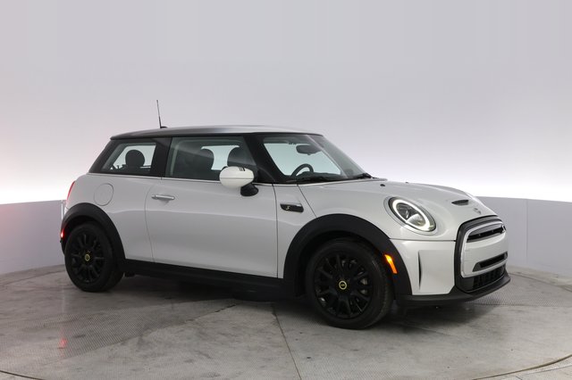2023 MINI Cooper SE — photo 8 of 19