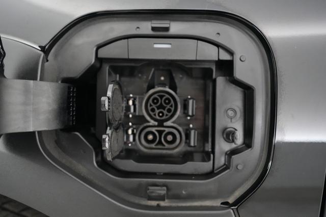 2024 Subaru Solterra — photo 8 of 20