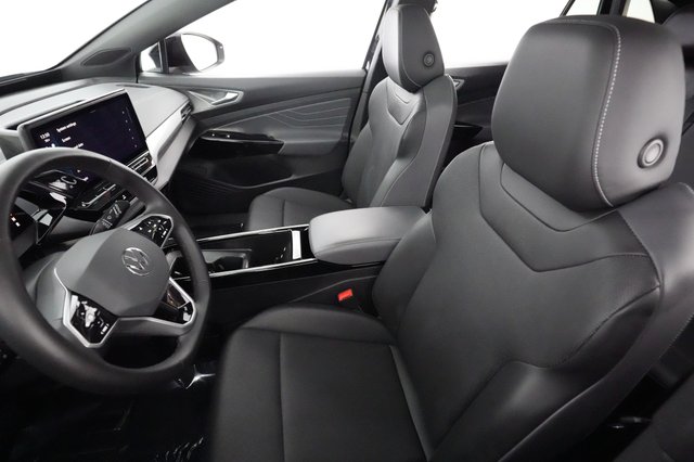 2023 Volkswagen ID.4 — photo 3 of 21