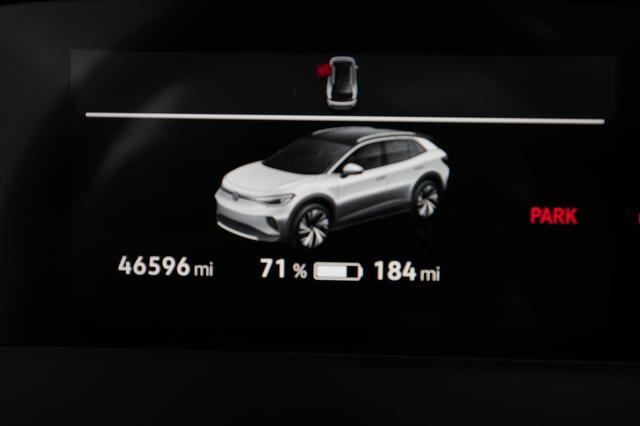 2023 Volkswagen ID.4 — photo 5 of 21