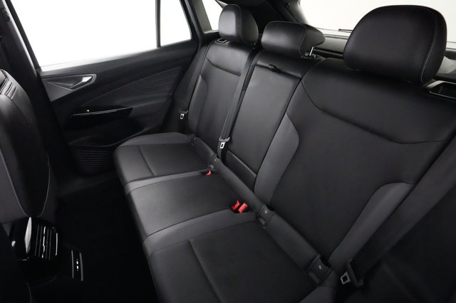 2023 Volkswagen ID.4 — photo 19 of 21