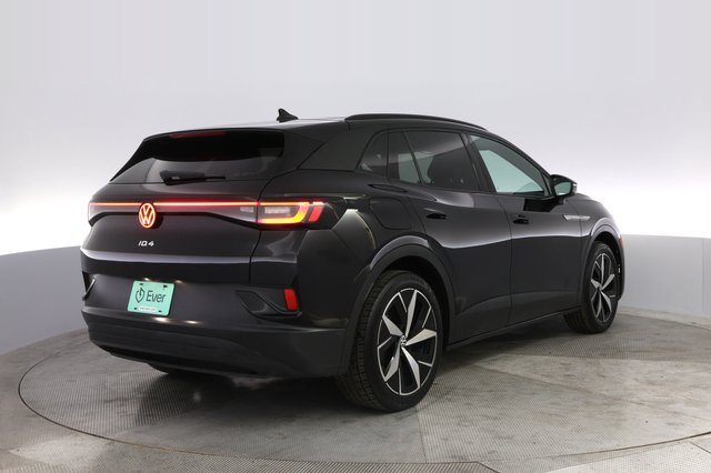 2023 Volkswagen ID.4 — photo 2 of 21