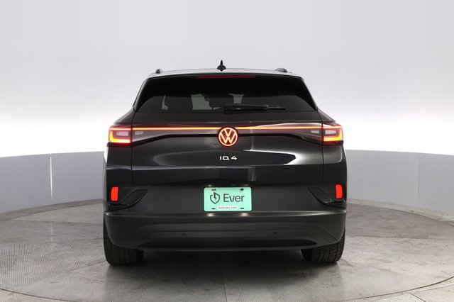 2023 Volkswagen ID.4 — photo 12 of 21