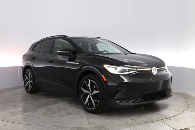 2023 Volkswagen ID.4 — photo 10 of 21