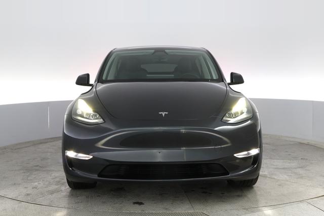 2024 Tesla Model Y — photo 9 of 21