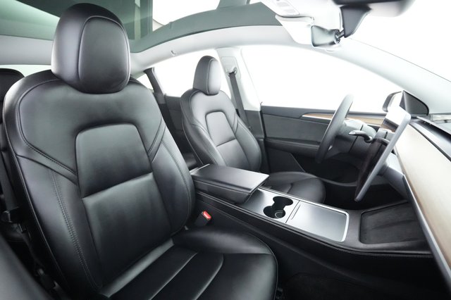 2024 Tesla Model Y — photo 18 of 21
