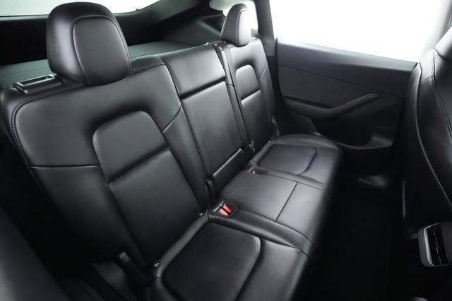 2024 Tesla Model Y — photo 4 of 21