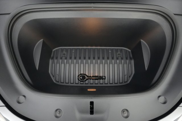 2024 Tesla Model Y — photo 20 of 21