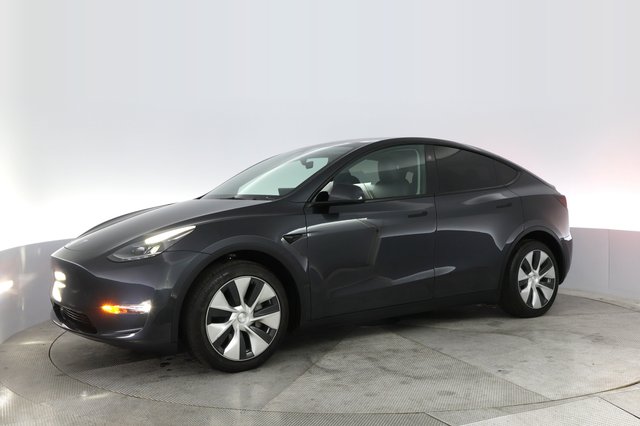 2024 Tesla Model Y — photo 14 of 21