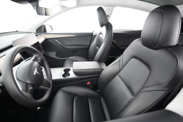 2024 Tesla Model Y — photo 3 of 21