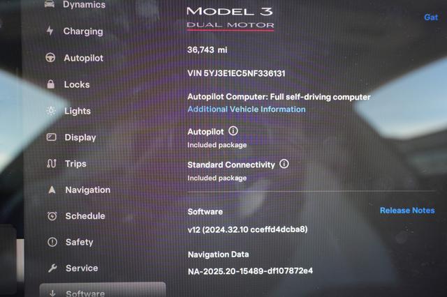 2022 Tesla Model 3 — photo 5 of 22