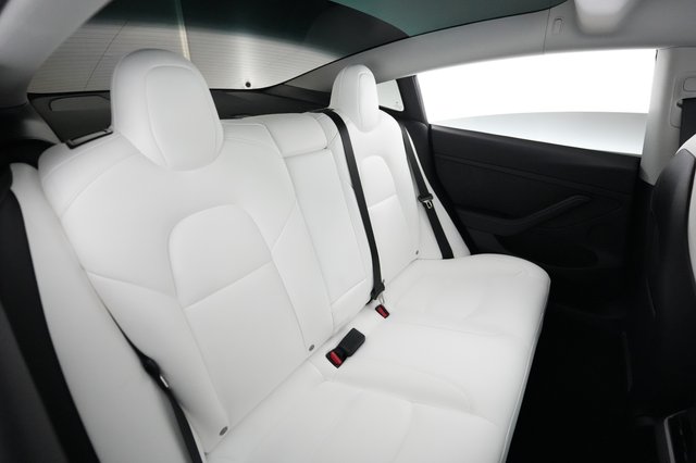 2022 Tesla Model 3 — photo 4 of 22