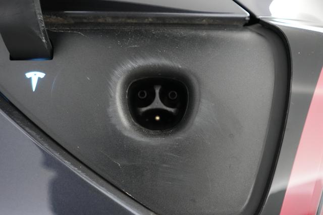 2022 Tesla Model Y — photo 8 of 21