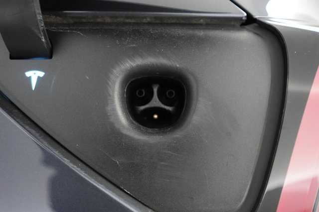 2022 Tesla Model Y — photo 8 of 21
