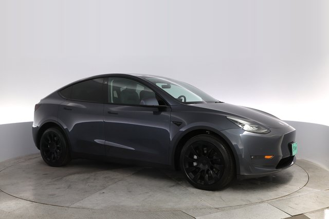2022 Tesla Model Y — photo 11 of 21