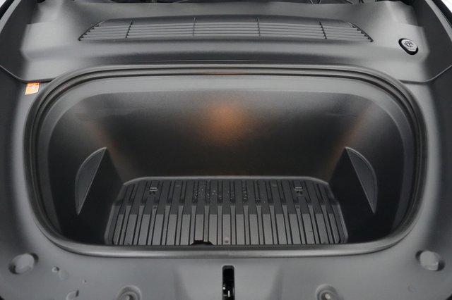 2022 Tesla Model Y — photo 20 of 21