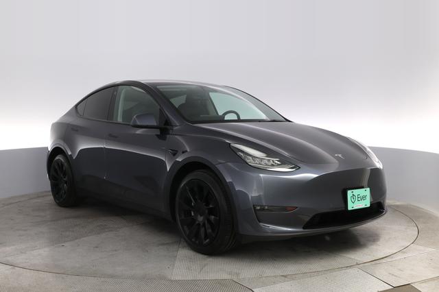 2022 Tesla Model Y — photo 10 of 21