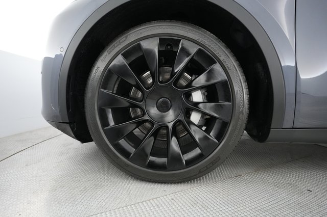 2022 Tesla Model Y — photo 15 of 21