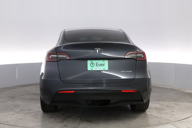 2022 Tesla Model Y — photo 12 of 21