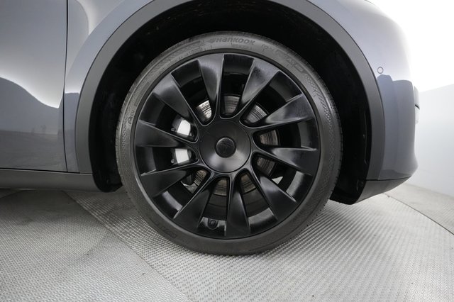 2022 Tesla Model Y — photo 17 of 21