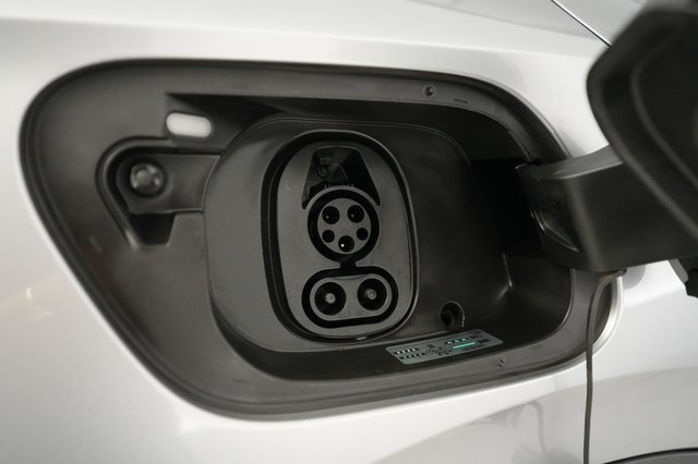 2023 Volkswagen ID.4 — photo 8 of 20