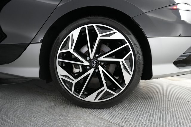 2023 Hyundai IONIQ 6 — photo 17 of 20