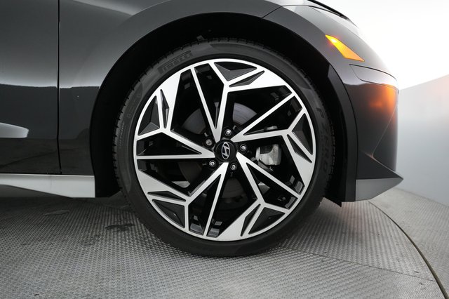 2023 Hyundai IONIQ 6 — photo 16 of 20