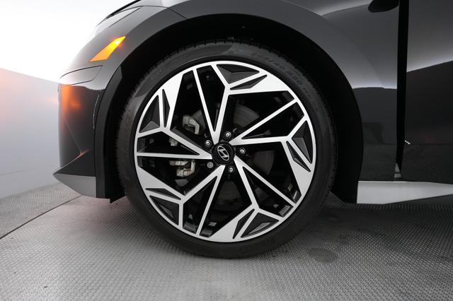2023 Hyundai IONIQ 6 — photo 7 of 20
