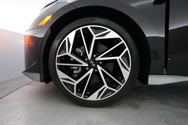 2023 Hyundai IONIQ 6 — photo 7 of 20