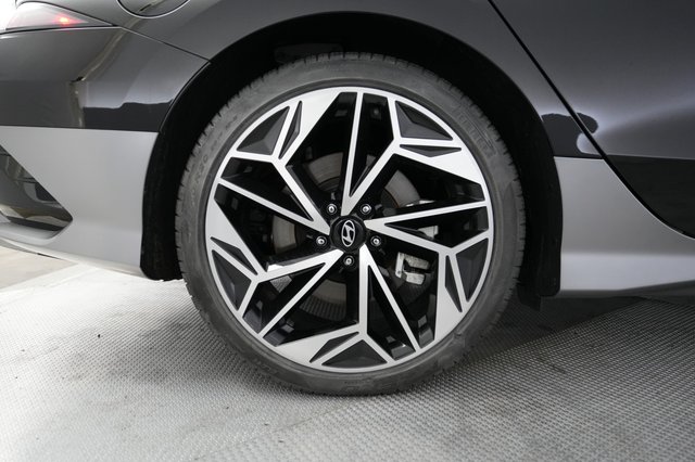2023 Hyundai IONIQ 6 — photo 15 of 21