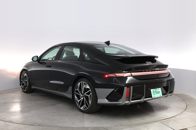 2023 Hyundai IONIQ 6 — photo 13 of 21
