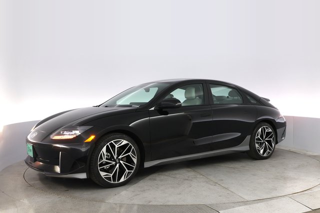 2023 Hyundai IONIQ 6 — photo 14 of 21