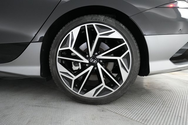 2023 Hyundai IONIQ 6 — photo 17 of 21