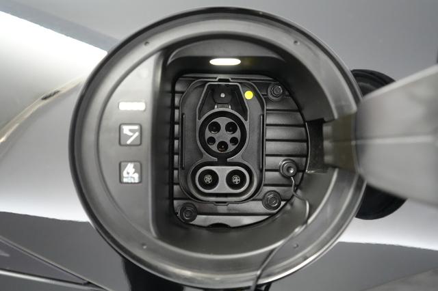 2023 Hyundai IONIQ 6 — photo 8 of 21
