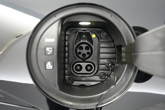2023 Hyundai IONIQ 6 — photo 8 of 21