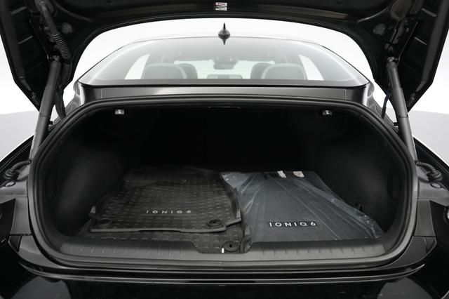 2023 Hyundai IONIQ 6 — photo 6 of 21