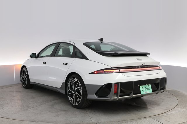 2023 Hyundai IONIQ 6 — photo 13 of 20