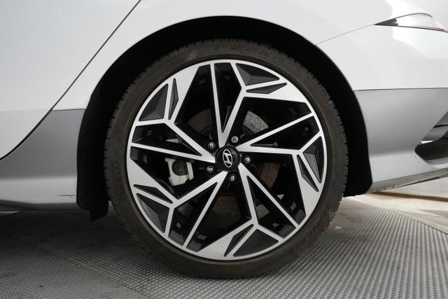 2023 Hyundai IONIQ 6 — photo 7 of 20