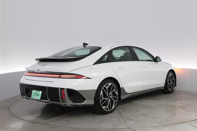 2023 Hyundai IONIQ 6 — photo 2 of 20