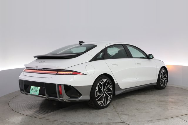 2023 Hyundai IONIQ 6 — photo 2 of 20