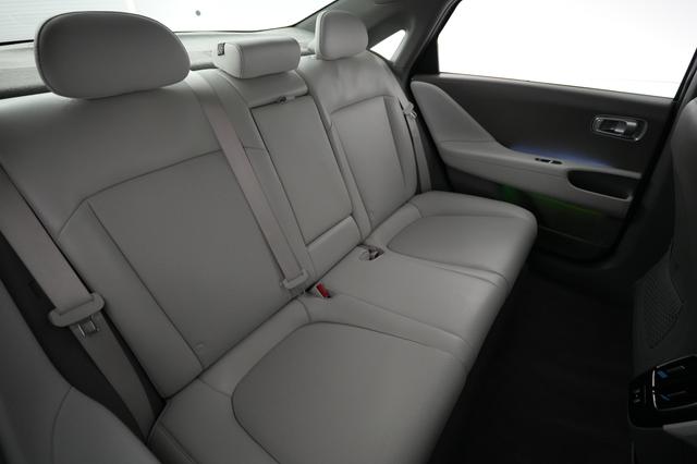 2023 Hyundai IONIQ 6 — photo 4 of 20