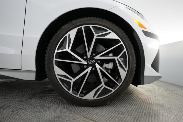 2023 Hyundai IONIQ 6 — photo 16 of 20
