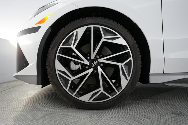 2023 Hyundai IONIQ 6 — photo 15 of 20