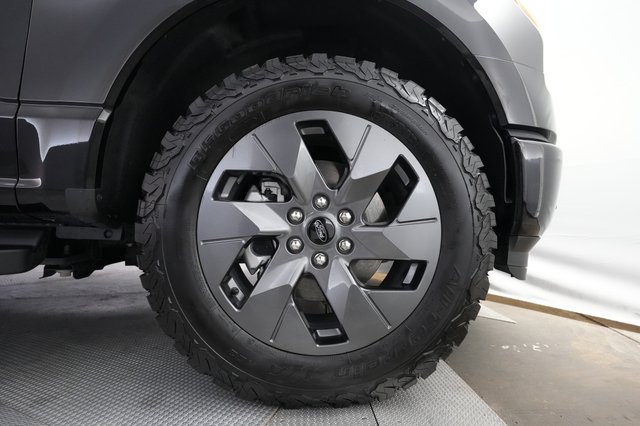 2024 Ford F-150 Lightning — photo 9 of 15