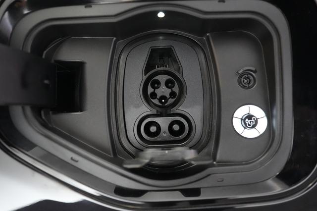 2024 Ford F-150 Lightning — photo 8 of 15