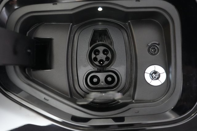 2024 Ford F-150 Lightning — photo 8 of 15