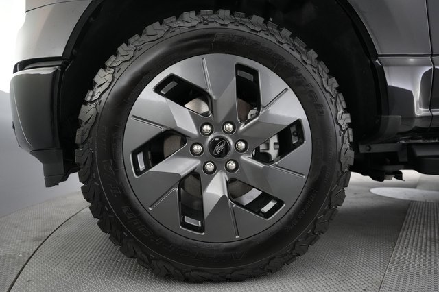 2024 Ford F-150 Lightning — photo 7 of 15
