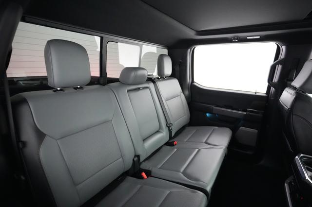 2024 Ford F-150 Lightning — photo 4 of 15