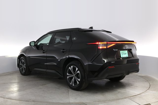 2024 Toyota bZ4X — photo 13 of 21