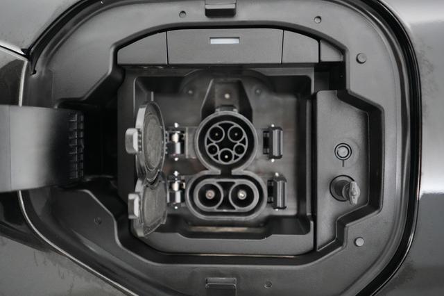 2024 Toyota bZ4X — photo 8 of 21